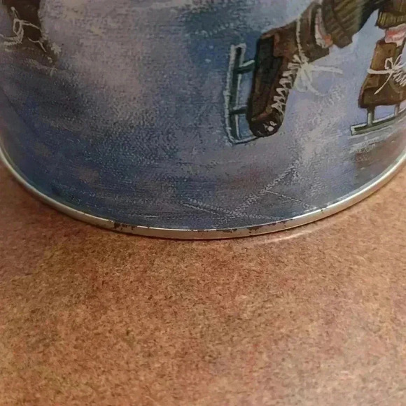 Tim Hortons Coffee Tin Limited Ed #003 Skating Pond & 40 Years of Friendship Mug - Picture 9 of 13